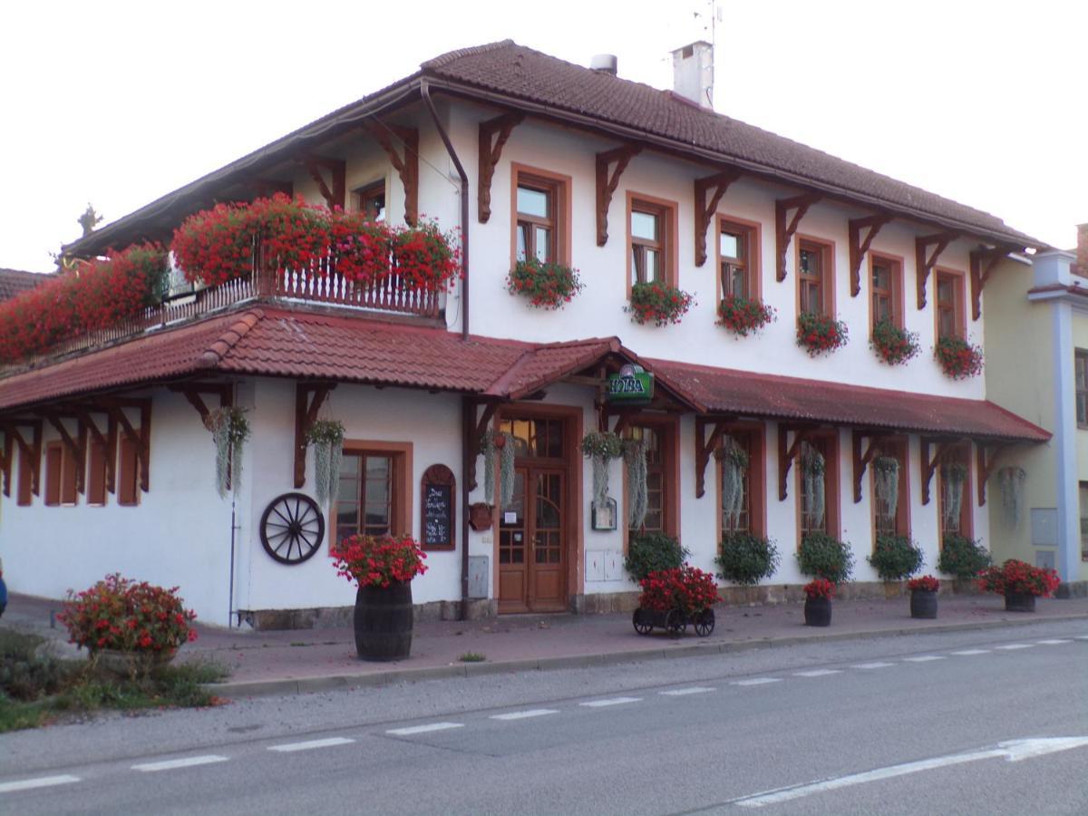 Penzion Restaurace u Helferů Libuň Esterno foto